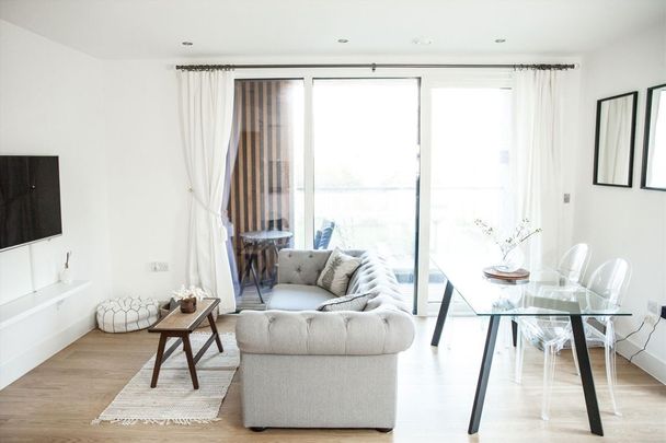 Chiswick High Road, W4 5AG, London - Photo 1