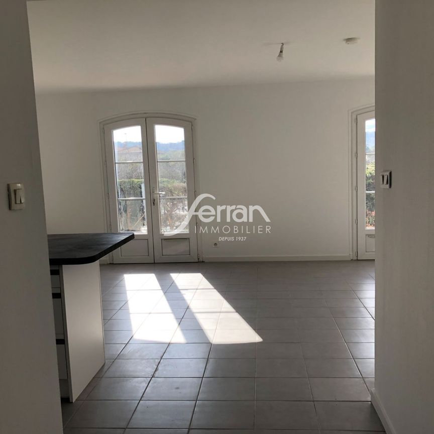 Location Appartement 1 pièce 37m² DRAGUIGNAN 83300 - Photo 1
