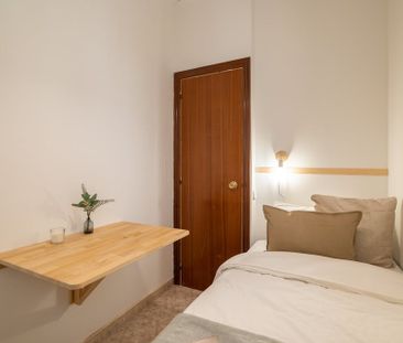 Carrer la Rambla, Barcelona, Catalonia 08002 - Photo 1