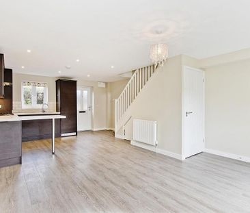 2 bedroom end of terrace house to rent - Photo 4