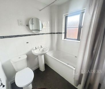 3 bedroom house to rent The Spinney, Bar Hill, Cambridge, CB23 - Photo 5