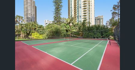 Hidden Treasure, 27th floor, Fully furnished, Large 1 Bedroom + Study Apartment, spectacular views, in Surfers Paradise - Photo 5