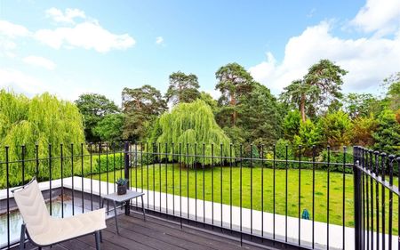 Burhill, Walton-on-Thames, Surrey, KT12 - Photo 4
