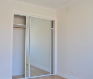 QUIET & MODERN LIVING IN NOBLE PARK CENTRAL - Photo 2