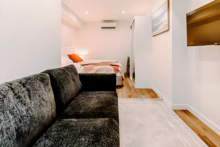 Studio Balcony - Photo 3