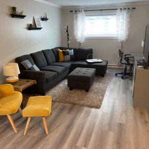 4 1/2 Entièrement meublé - spacieux et ensoleillé (32 jours + ou Bail) - 1 janvier 2026 - Photo 2