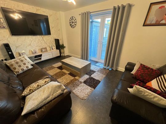 3 bedroom semi-detached house to rent - Photo 1