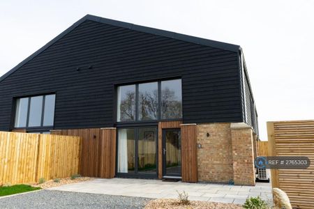 3 bedroom semi-detached house to rent - Photo 5