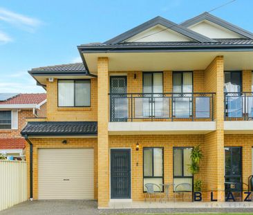 Stylish, spacious, and ready to move in Duplex! - Photo 4