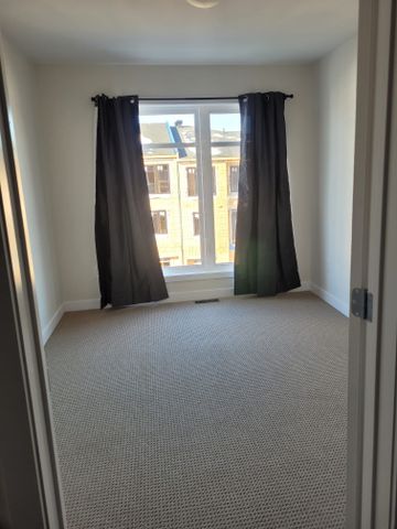 For Lease - 412 Jewelwing Private, Blossom Park - Airport and Area, Ontario - Photo 4