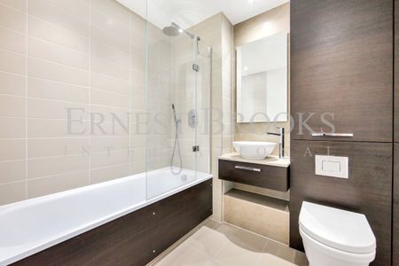 Williamsburg Plaza, Poplar, London, E14 - Photo 2