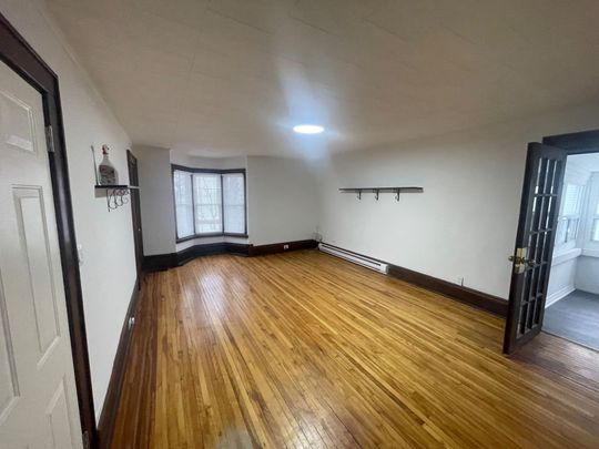 For Lease - 707 Niagara Boulevard Unit# Upper Level, Fort Erie, Ontario - Photo 1