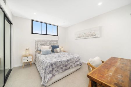 2 Bedroom Apartment, 350 metres to the beach. Call Julie Sykes 0438 050 110. Weekly rent will increase to $820 on 19/7/2026 - Photo 4