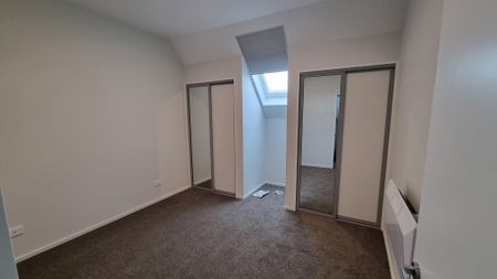 2 Bedroom Townhouse in Phillipstown - Photo 3