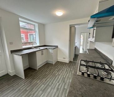 Patrica Avenue, Birkenhead - Photo 4