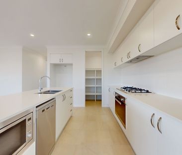 Newly Built Furnished Duplex in South Lakes - Photo 6