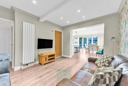 4 bedroom semi-detached house to rent - Photo 2