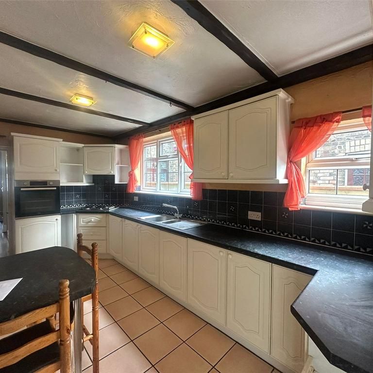 3 bedroom terraced house to rent - Photo 1