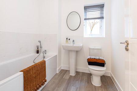 3 bedroom detached house to rent - Photo 5