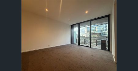 Freshly Painted & Newly Replaced Carpet - Photo 4