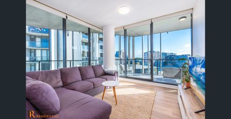 Elevated luxury and spectacular views on the city's doorstep - Photo 2