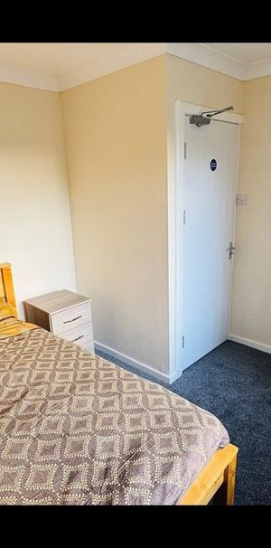 Room in a Shared House, Gilpin Close, B8 - Photo 1