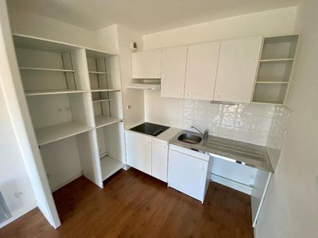 Location Appartement 2 pièces 40m² TOURLAVILLE 50110 - Photo 2