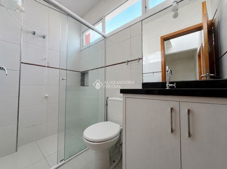Casa em Condomínio com 3 quartos e 162m² para alugar em Campeche, Florianópolis. - Foto 2