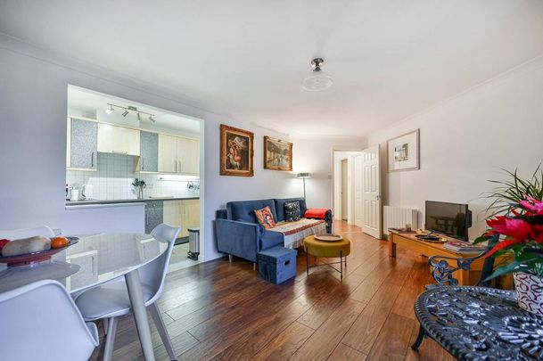 Studio to rent - Photo 1