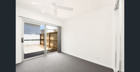 McGrath Mooloolaba proudly present this 3 bedroom Townhouse, located in the heart of Harmony! - Photo 2
