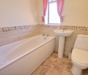 3 bedroom semi-detached house to rent - Photo 6