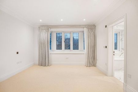 3 bedroom flat to rent - Photo 3