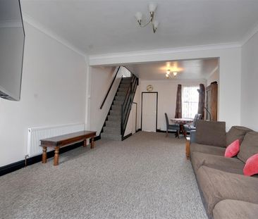 Belgrave Avenue, Watford - Photo 5