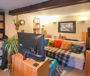 2 bedroom end of terrace house to rent - Photo 2