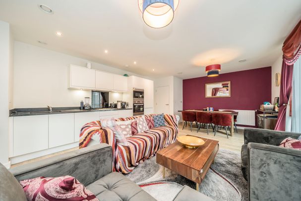 Bowen Drive, Charlton, SE7, London - Photo 1