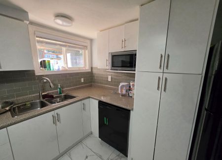 For Lease - 23 Malcolm Crescent, Brampton, Ontario - Photo 4