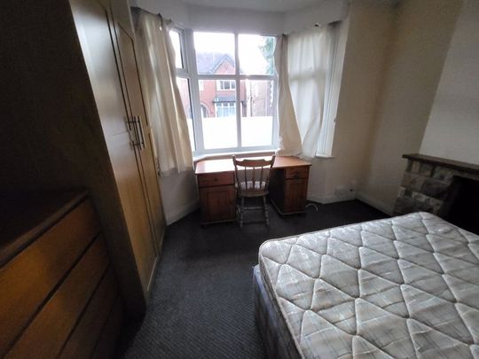 Harrington Drive Lenton, Nottingham - Photo 1