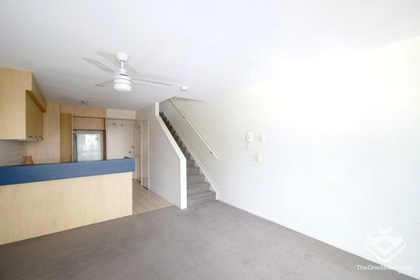 Furnished Two bedrooms apartment in the heart of Toowong - Photo 1