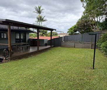 ENTIRE UPPER LEVEL HOME WITH FLAT REAR YARD - Photo 3