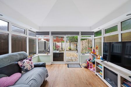 3 bedroom end of terrace house to rent - Photo 3