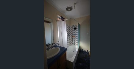 DUPLEX IN CONVENIENT LOCATION ! - Photo 5