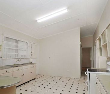 198 Cascade Street, 4305, Raceview Qld - Photo 1