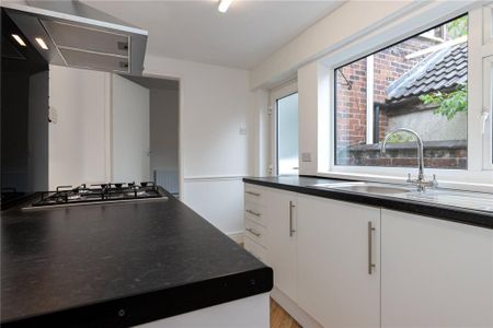 2 bedroom terraced house to rent - Photo 2