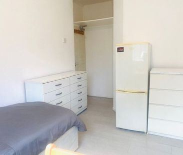 Room in a Shared Flat, Kington House, NW6 - Photo 6