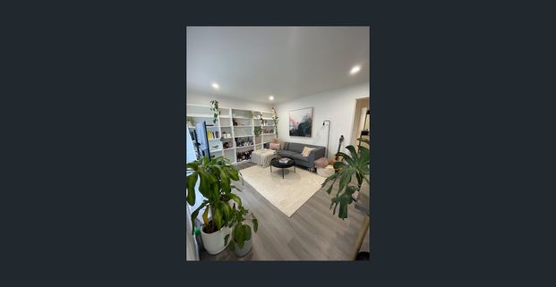 Light Filled & Spacious in a small quiet block - Photo 1