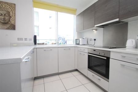 The Terrace, K D Tower Cotterells, HP1 1AZ, Hemel Hempstead - Photo 2