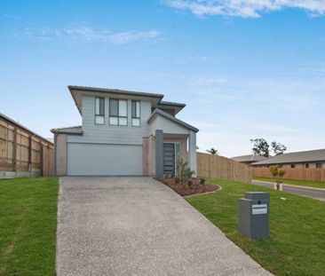 Spacious double storey property - Photo 3