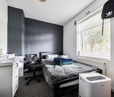 5 bedroom semi-detached house to rent - Photo 3