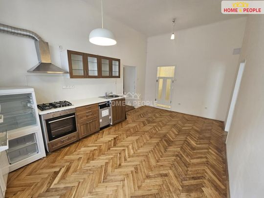 Pronájem bytu 2+1 62 m2 - Fotografie 1
