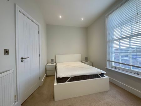 2 bedroom Apartment to let - Photo 4